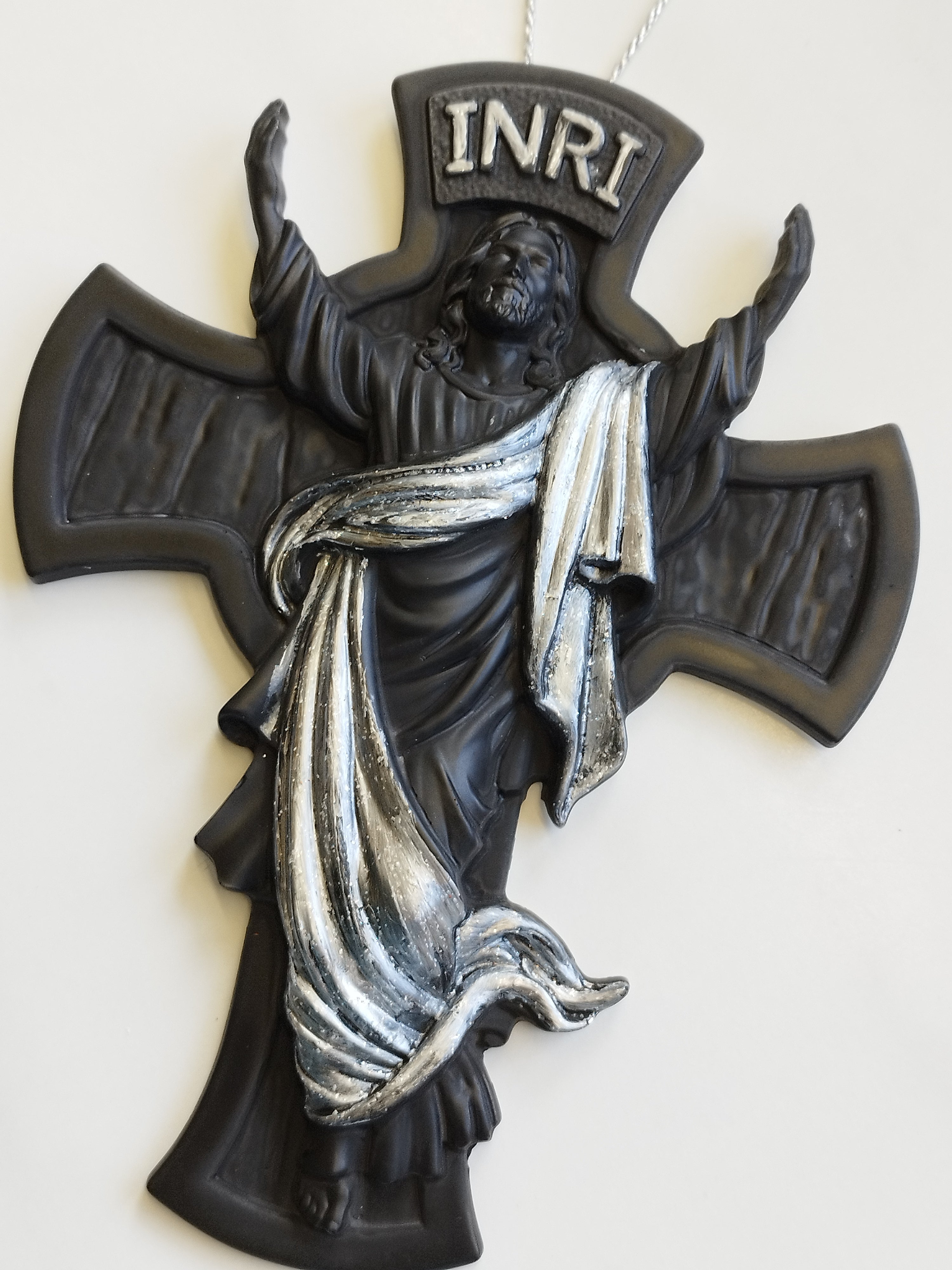 Crucifix noir matt et argenté