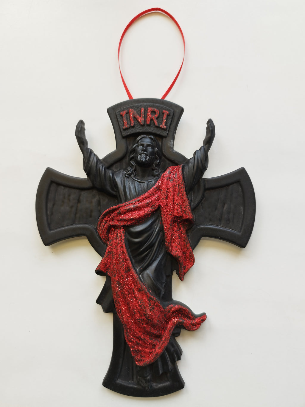 Crucifix noir matt et rouge